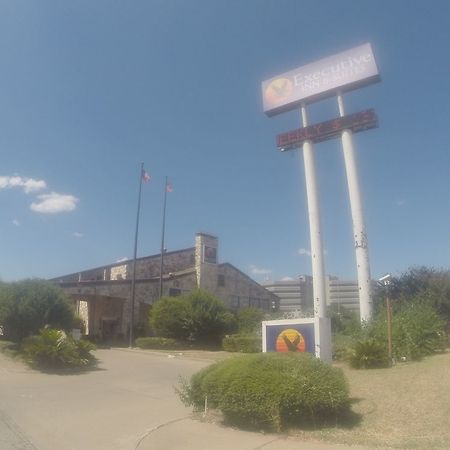 Executive Inn And Suites Уэйко Экстерьер фото