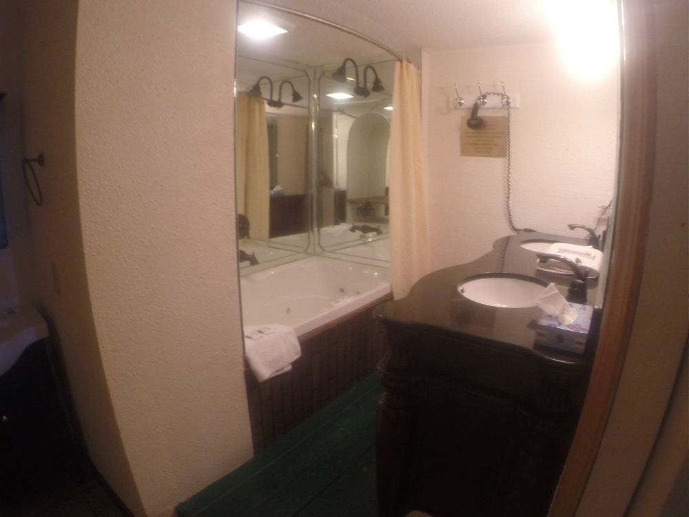 Executive Inn And Suites Уэйко Экстерьер фото